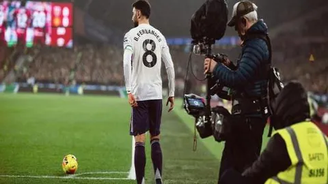 重温经典对决！阿森纳铁卫萨利巴激情对决桑德兰，精彩瞬间图集大放送！